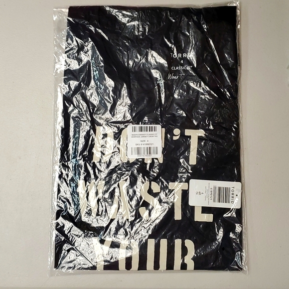 ❤️NWT VINTAGE TORRID GRAPHIC TEE DON'T WASTE YOUR ENERGY - 100% COTTON PLUS SIZE - Picture 10 of 13